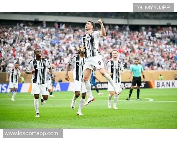 拜仁右后卫博伊再次成为尤文引援目标引发关注 拜仁右后卫博伊再次成为尤文引援目标引发关注