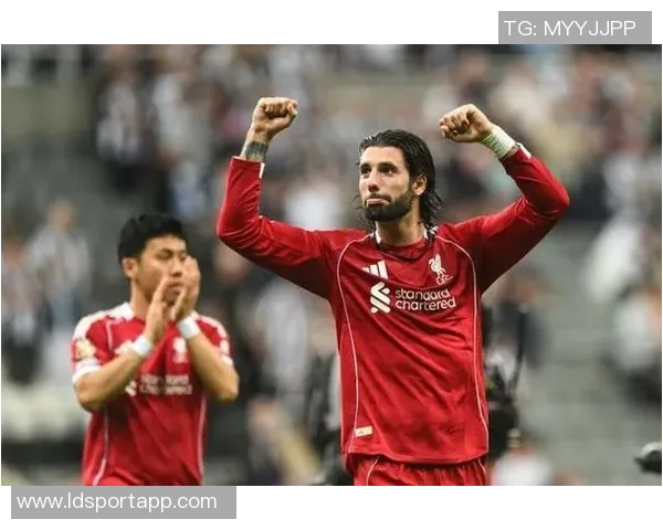 匈牙利队长索博赛后沉默无言感慨足球的不公与梦碎之痛 匈牙利队长索博赛后沉默无言感慨足球的不公与梦碎之痛