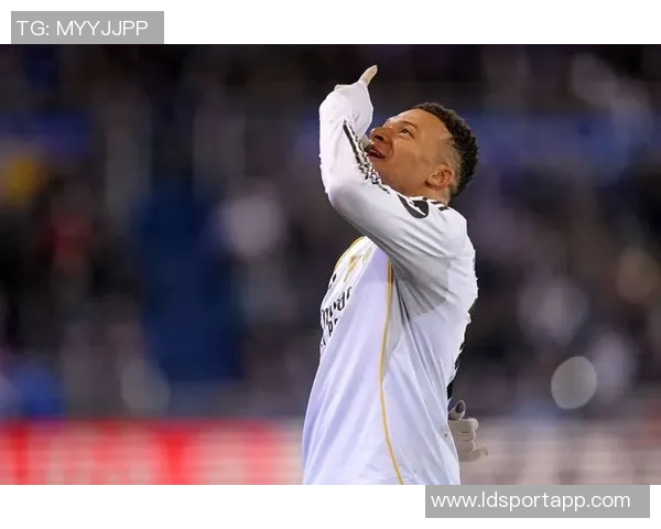 姆巴佩点球技巧揭秘:助跑停顿与坚定眼神助其近11次未罚丢 姆巴佩点球技巧揭秘:助跑停顿与坚定眼神助其近11次未罚丢