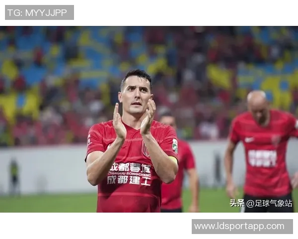 上海海港外援茹萨正式签约成都蓉城俱乐部即将加盟新征程