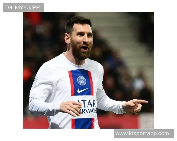 梅西回顾巴黎生涯：热爱足球却感到不适应家庭生活却十分美好