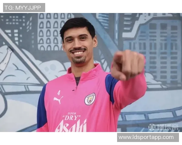 赖因德斯回忆父亲严格管教与兹沃勒踢球打工的艰辛岁月