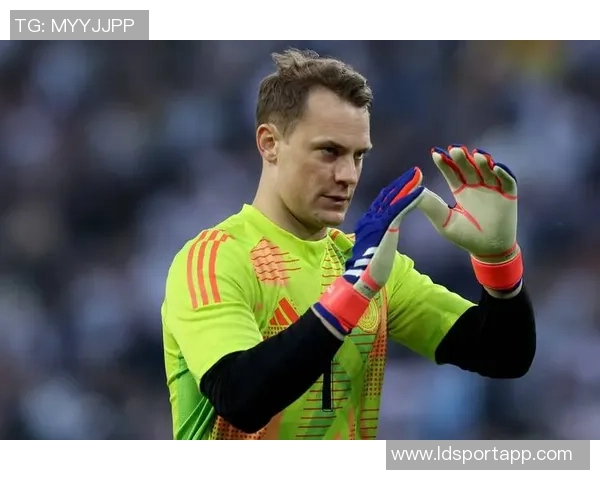 诺伊尔因肠胃问题缺席训练后已恢复状态重返拜仁队伍