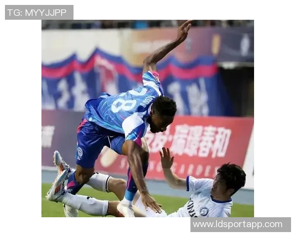 前大连人和广州豹后卫单鹏飞正式加盟中甲石家庄功夫队伍助力新赛季