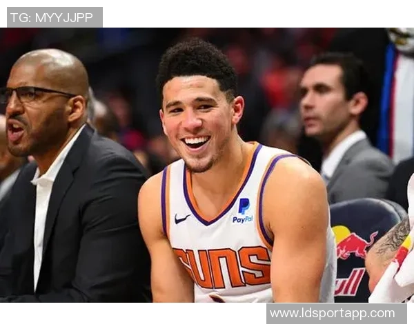 马威称赞布克全面实力训练中深刻体会他的非凡能力 马威称赞布克全面实力训练中深刻体会他的非凡能力