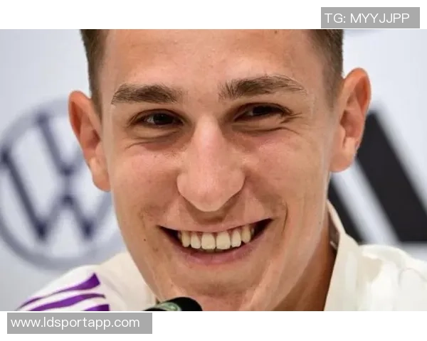 前国脚警告若施洛特贝克持续出色多特需进步否则他将考虑离队